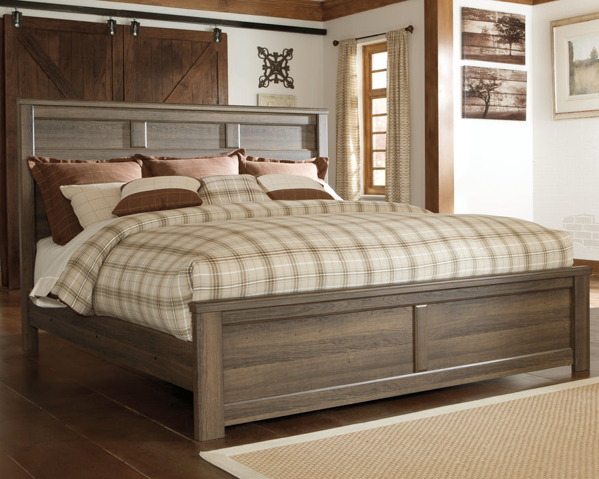 Juararo King Panel Bed with Mirrored Dresser and 2 Nightstands