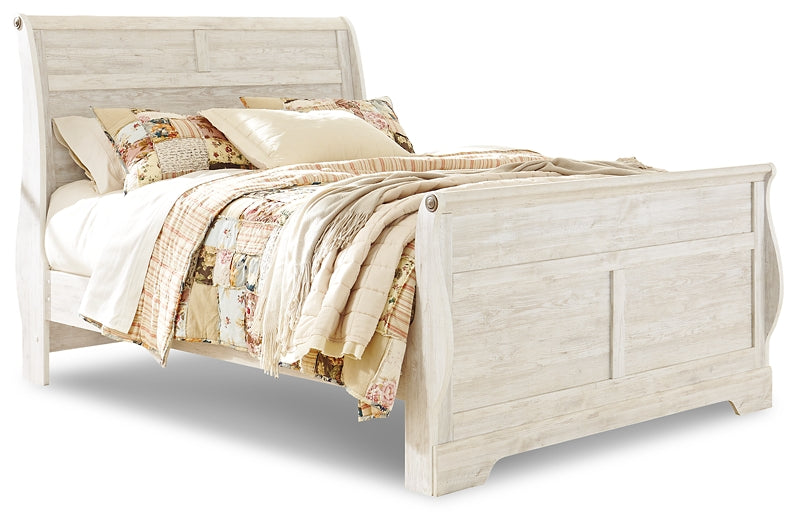 Willowton Queen Sleigh Bed with Mirrored Dresser, Chest and 2 Nightstands